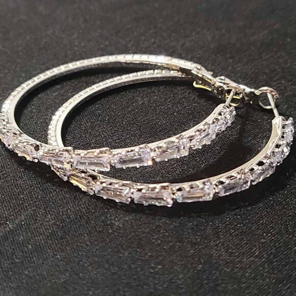 Stylish Silver Plated Hoop Earrings - Picture 5 of 11
